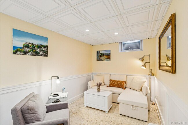 Building Photo - 38 Baycrest Ave