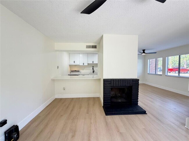 Building Photo - 5100 Picadilly Circus Ct