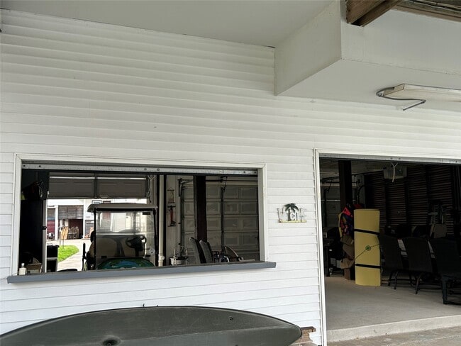 Building Photo - 306 Isles End Rd