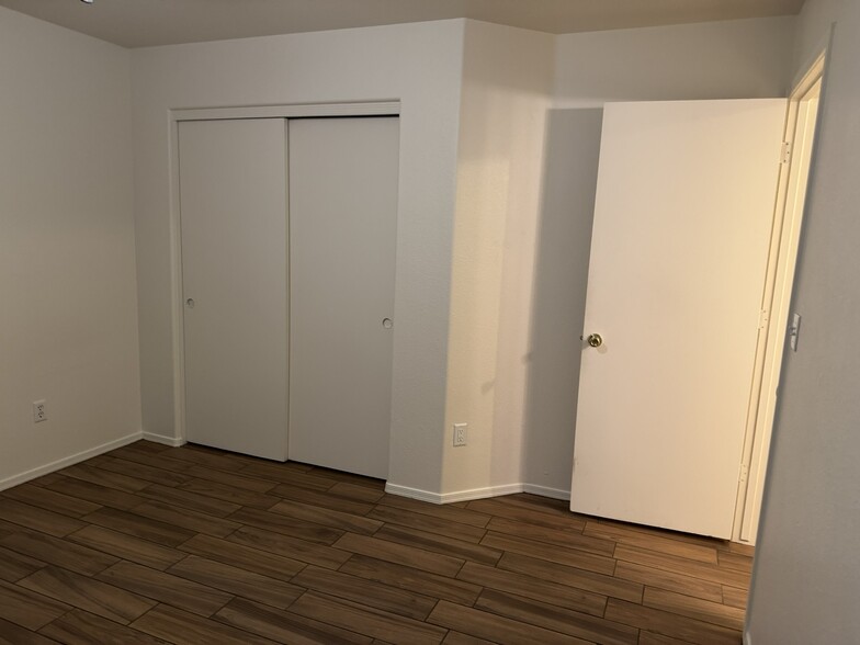 Building Photo - 3378 Iroquois Dr