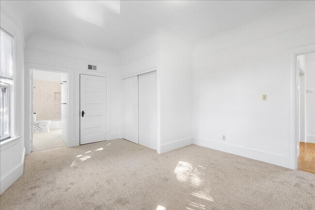 Building Photo - PARK AVE 1143-1149