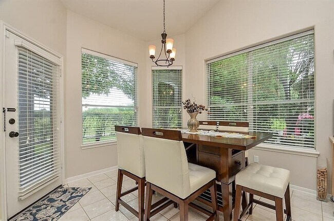 Building Photo - 1306 Ventura Canyon Dr