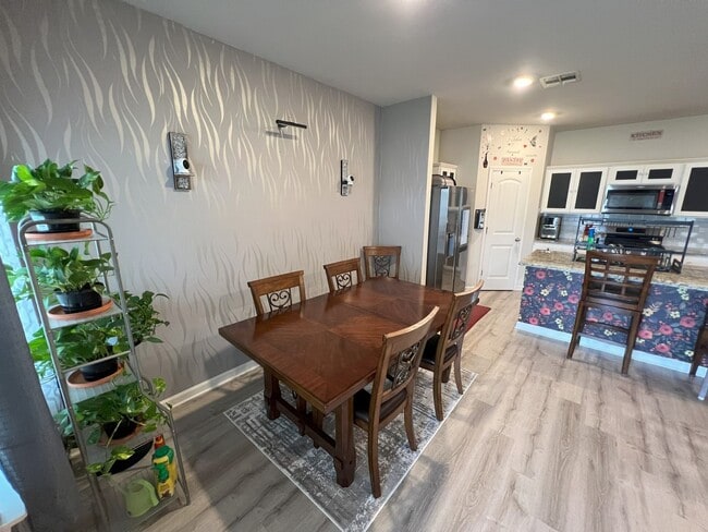 Building Photo - Stunning 4-Bedroom Home in Zachary's Mirav...