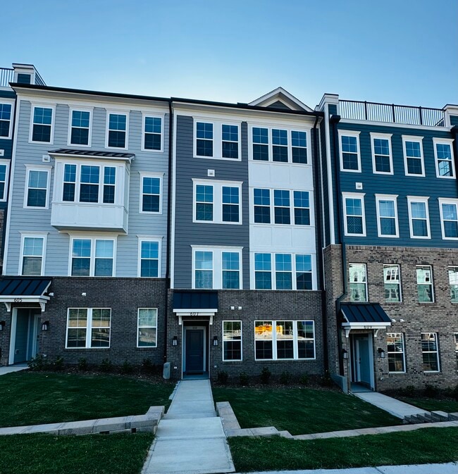 Primary Photo - 607 Mkt Grv Dr
