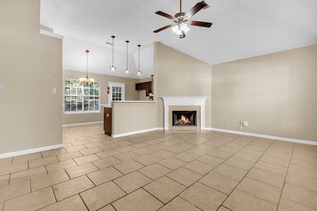 Building Photo - 5383 Twin Valley Ln