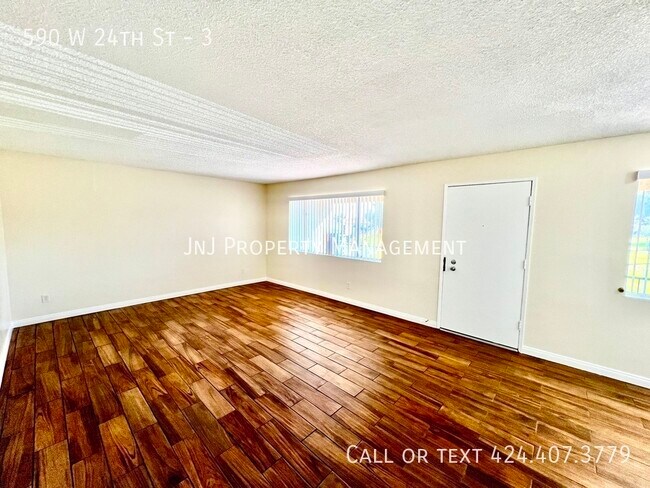 Building Photo - 590 W 24th St