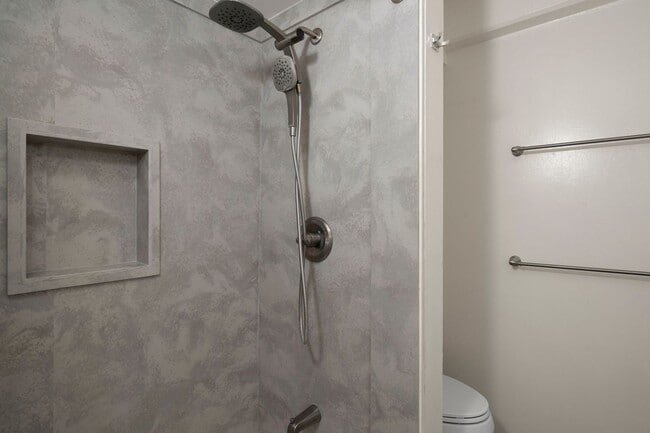 Building Photo - Beautifully upgraded 1-bedroom, 1-bath with Parking $2,300 includes utilities & WIFI