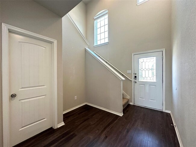 Building Photo - 109 Miles Dr
