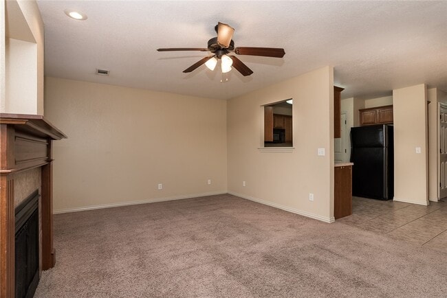 Building Photo - 4040 Glenstone Terrace