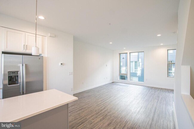 Building Photo - 3013 Evergreen Walk