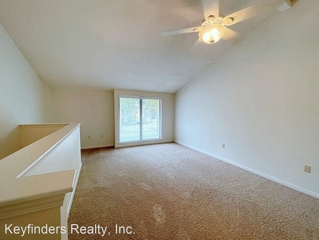 Building Photo - 1 br, 1.5 bath House - 5110 Butter Creek L...
