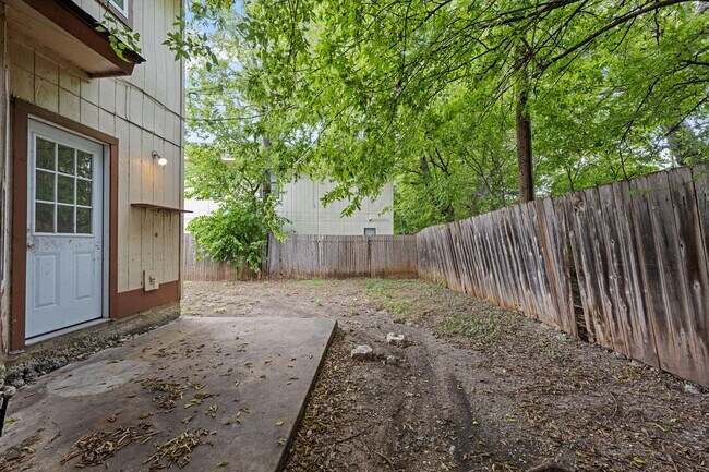 Building Photo - Rawhide Loop Duplex