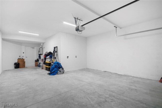 Building Photo - 15158 Bluffton Ln