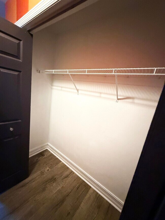 Building Photo - 1508 Crescent Hills Dr