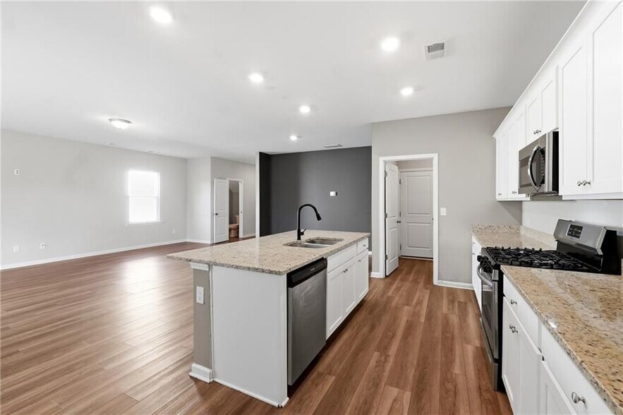 Building Photo - 21 Golden Eagle Pkwy