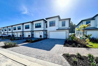 Building Photo - 27869 Solis Grande Dr