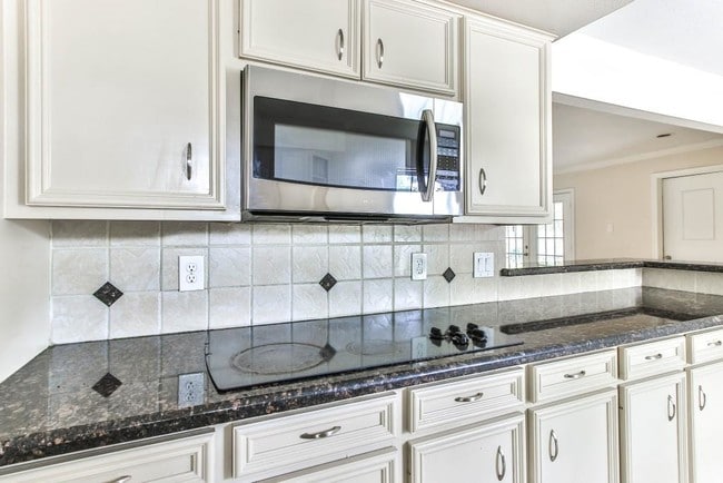 Building Photo - 3839 Sun Valley Dr