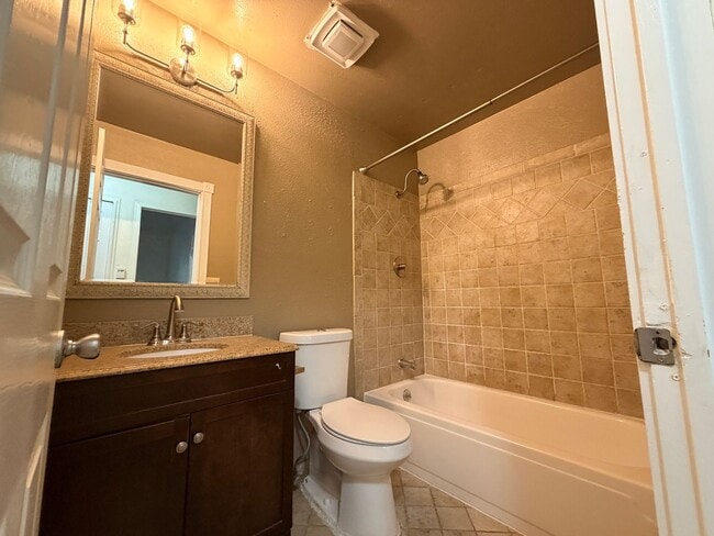 Building Photo - 3815 S Pitkin Cir