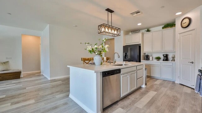 Building Photo - Beautiful Single-Story Home in the Prestig...