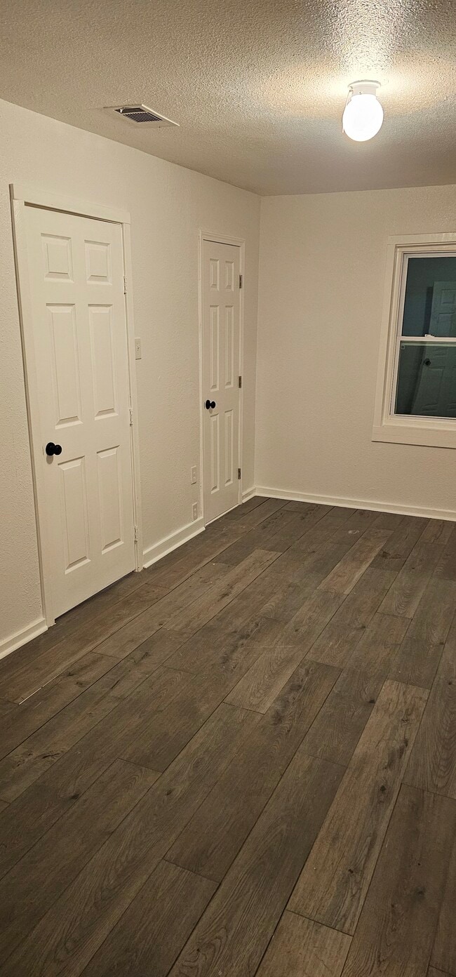 Building Photo - 1366 Ave A