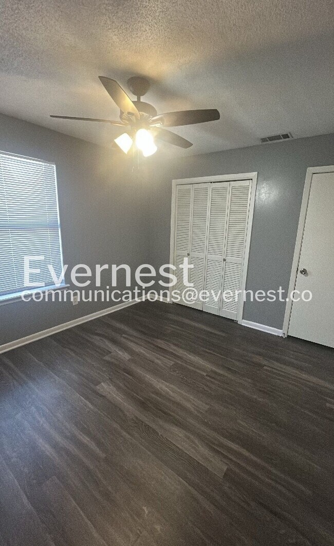 Building Photo - 9 Meredith Ct