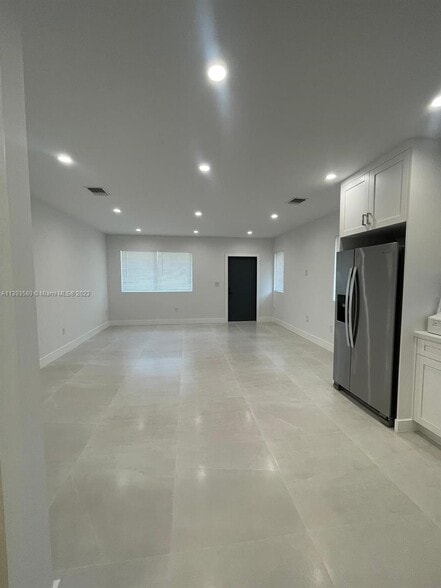 Building Photo - 6331 SW 23rd St