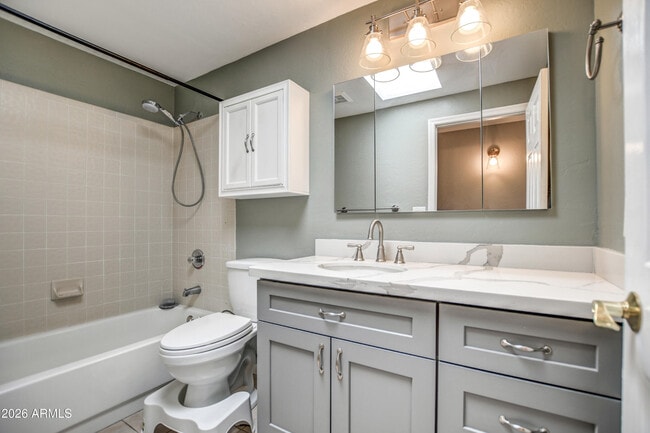 Building Photo - 16518 Lost Arrow Dr