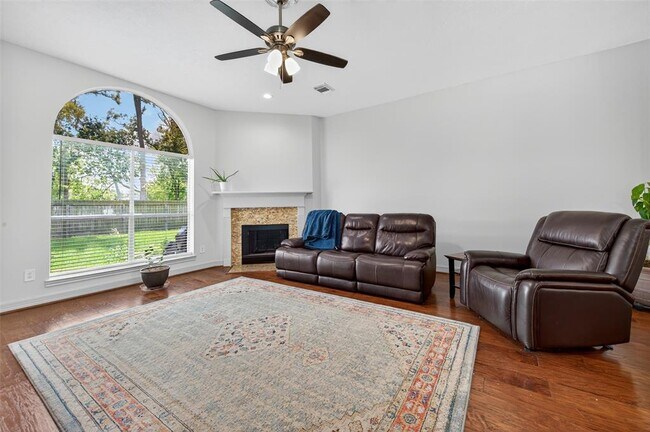 Building Photo - 3214 Southmere Ln