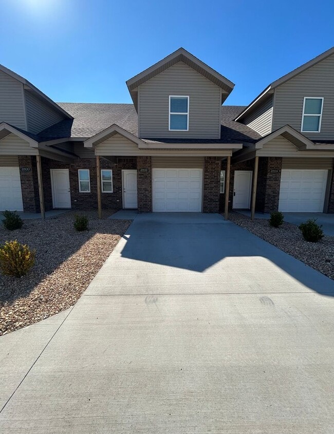 Building Photo - Modern New-Build Townhome with 3 Bedrooms, 2.5 Baths & 1-Car Garage