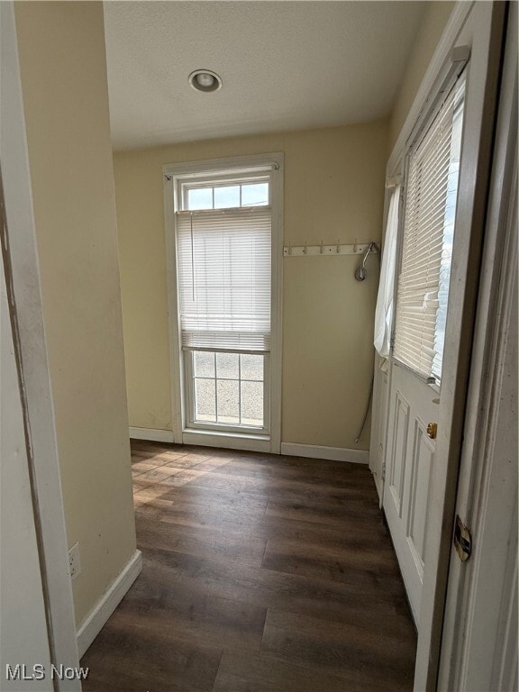 Building Photo - 915 Main St