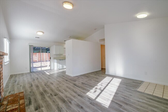 Building Photo - 5337 Saint Barts Ct