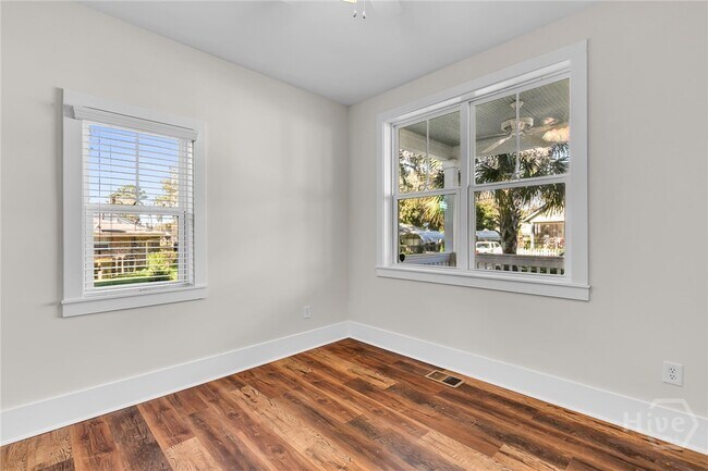 Building Photo - 3223 Bannon Ave