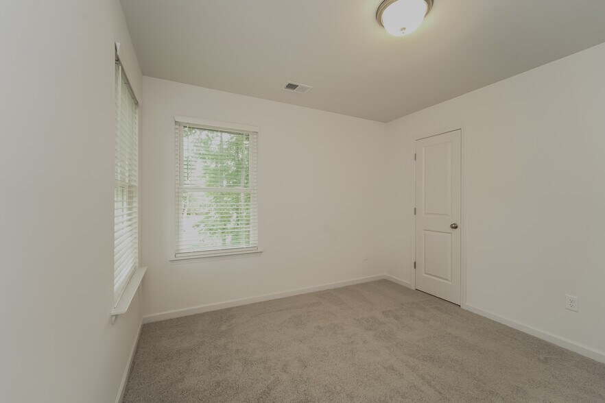 Building Photo - 620 Owen Blvd