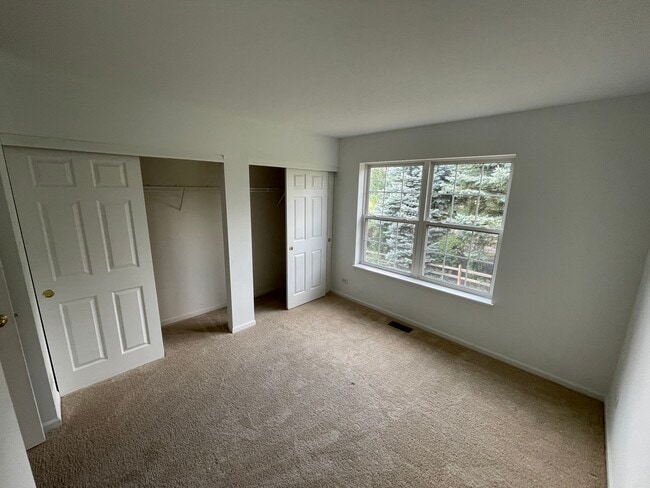 Building Photo - 2516 Hillsboro Blvd