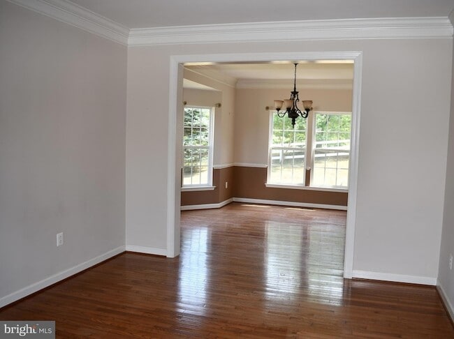 Building Photo - 6 Hollow Creek Cir