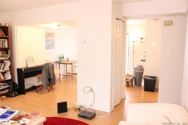 Building Photo - 54 Edgewood Ave