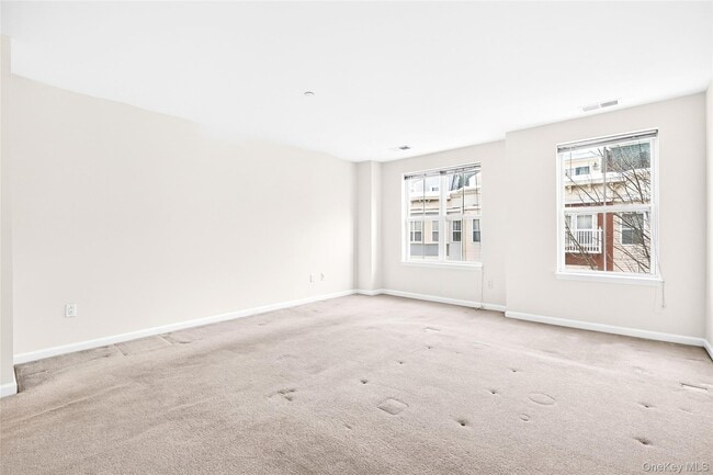 Building Photo - 17 Harbor Pointe Dr