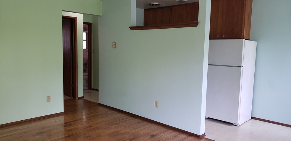 Building Photo - 1419 S College St