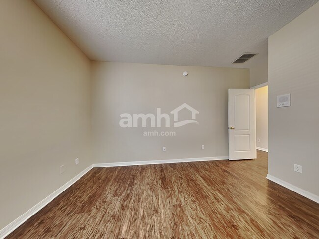 Building Photo - 3634 Meadowgreen Ln