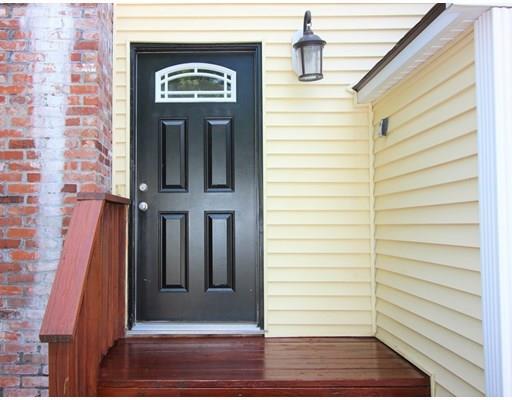 Building Photo - 130 Pine St