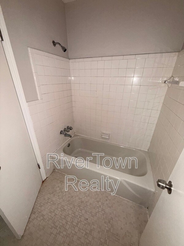 Building Photo - 3113 Wickham Dr