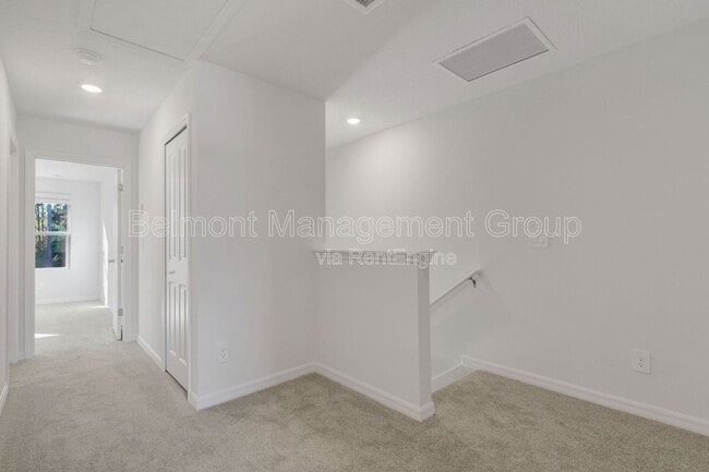 Building Photo - 1122 Bradford Pk Dr