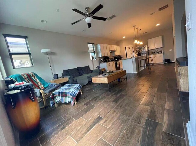 Building Photo - 15200 Wallaby Wy