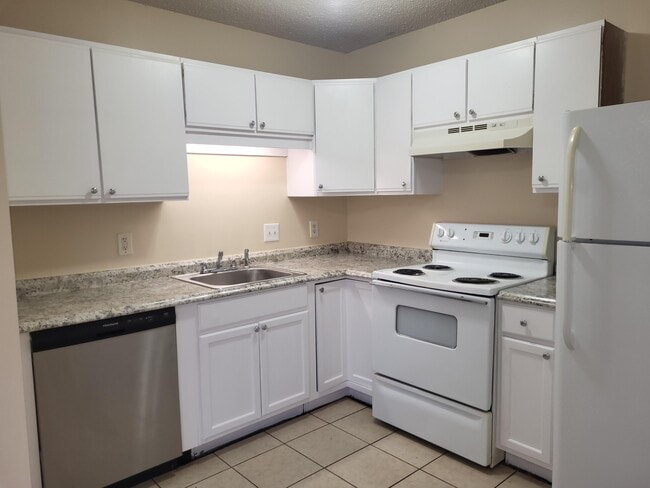 Building Photo - 2016 Chalet Ln NW