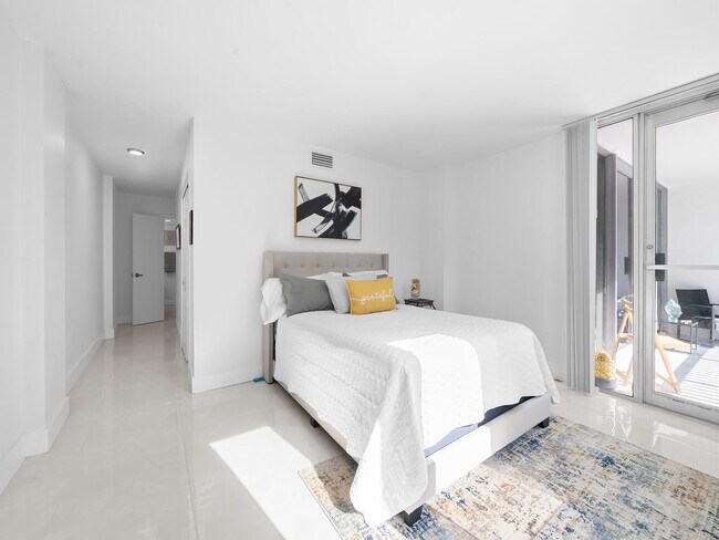 Building Photo - 2200 NE 33rd Ave
