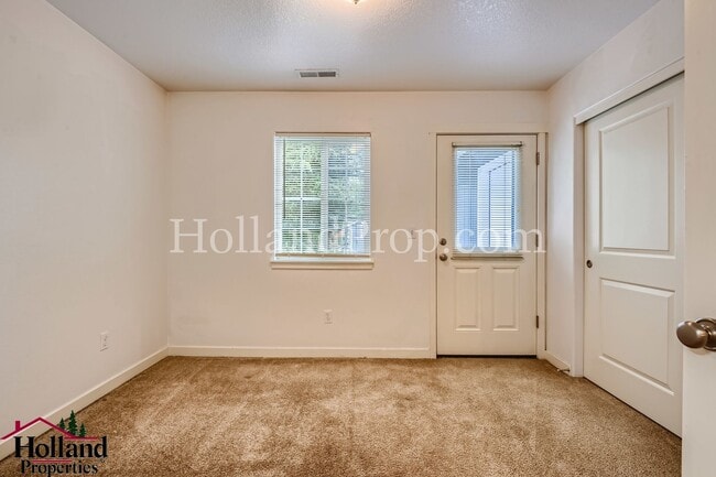 Building Photo - 4415 NE 88th Ave