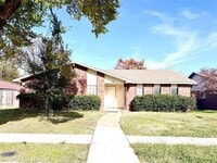 Building Photo - 220 Park Meadow Way