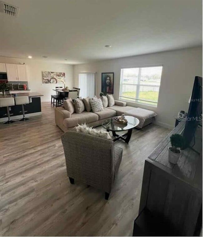 Building Photo - 3340 Perennial Ln