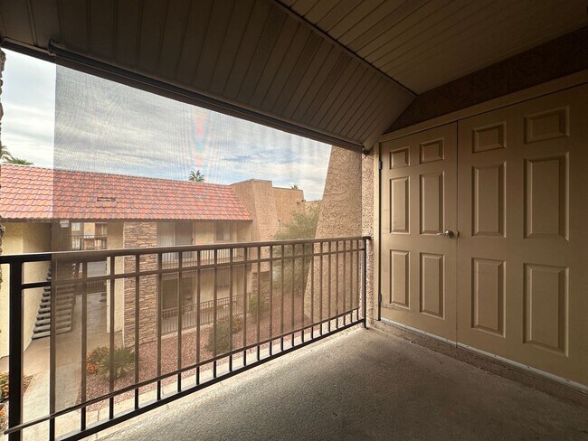 Building Photo - Cozy 2 bed 2 bath condo!