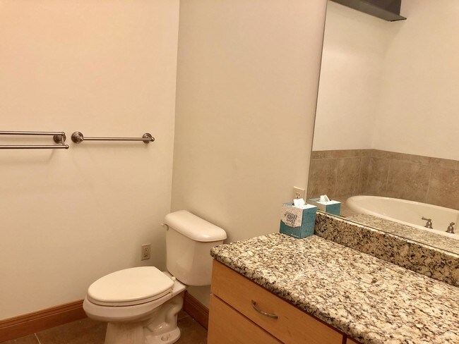 Building Photo - 905 Alley A